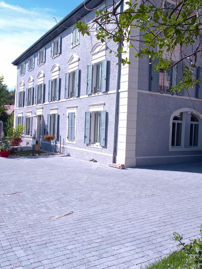 A Deux Pas Du Rheby Otel Villebois Dış mekan fotoğraf