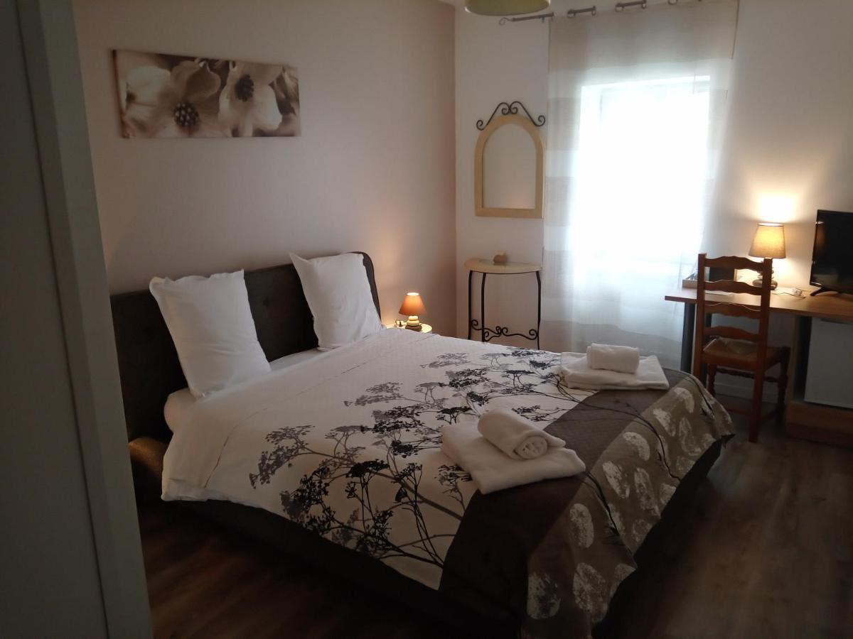 A Deux Pas Du Rheby Otel Villebois Dış mekan fotoğraf