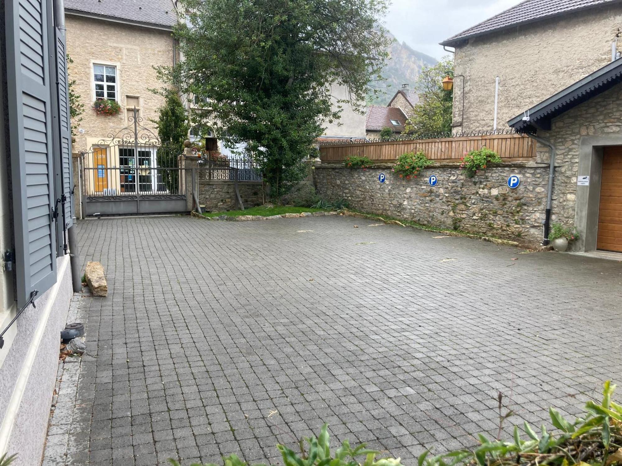 A Deux Pas Du Rheby Otel Villebois Dış mekan fotoğraf