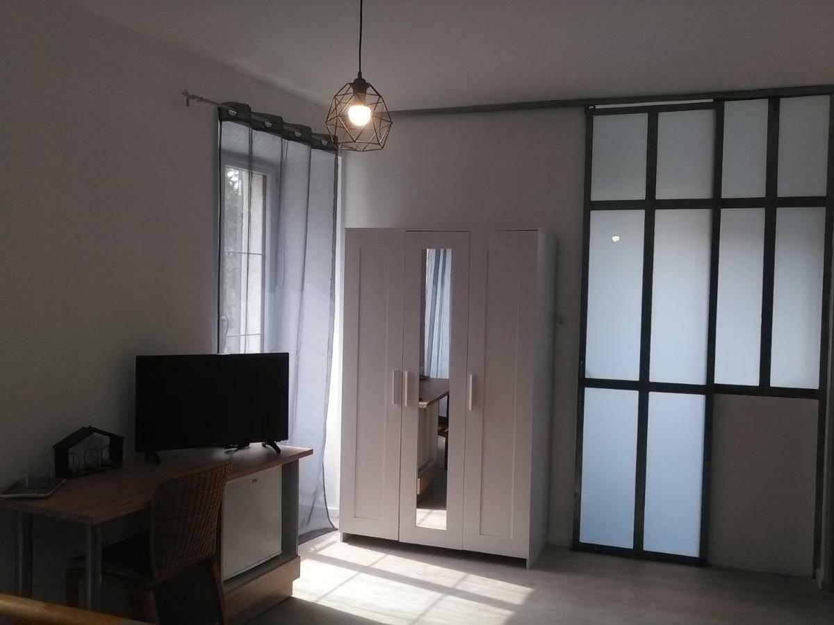 A Deux Pas Du Rheby Otel Villebois Dış mekan fotoğraf