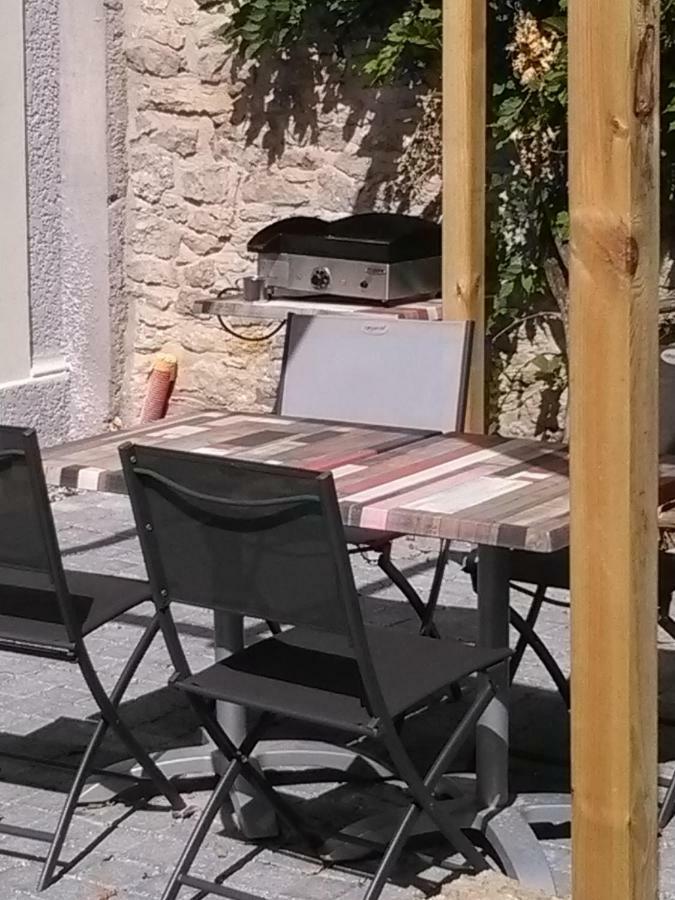 A Deux Pas Du Rheby Otel Villebois Dış mekan fotoğraf